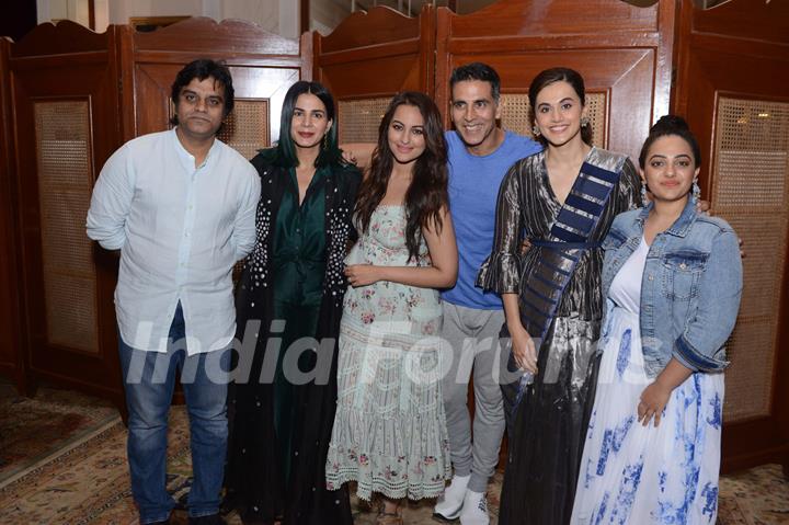 Mission Mangal star cast at the special screening of the film!