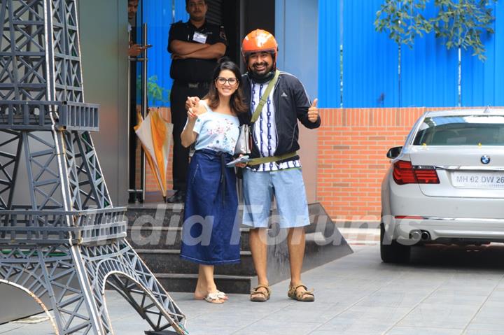 Sunny Leone and Rannvijay Singha snapped around the town