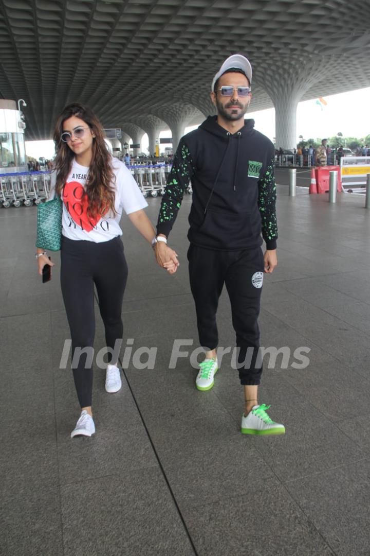 Aparshkti Khurrana snapped at the airport with his wife