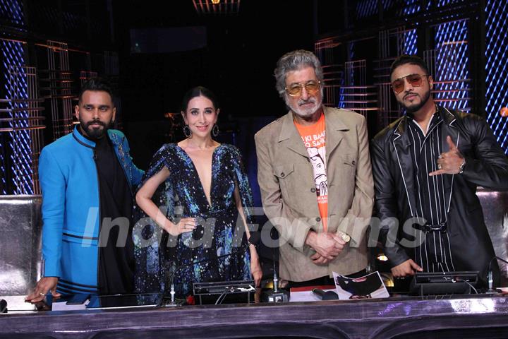 Judges Bosco Martis , Karisma Kapoor, Shakti Kapoor and Raftaar on DID 