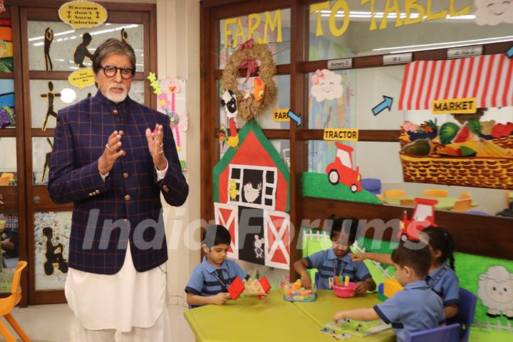 Amitabh Bachchan was papped at NDTV Swatch India Marathon