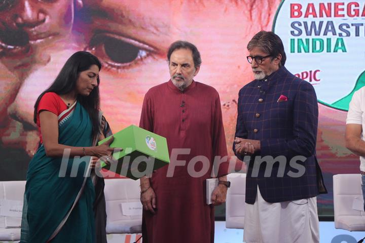 Amitabh Bachchan was papped at NDTV Swatch India Marathon