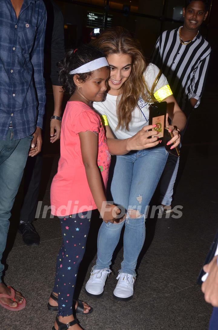 Sara Ali Khan snapped at Airport!