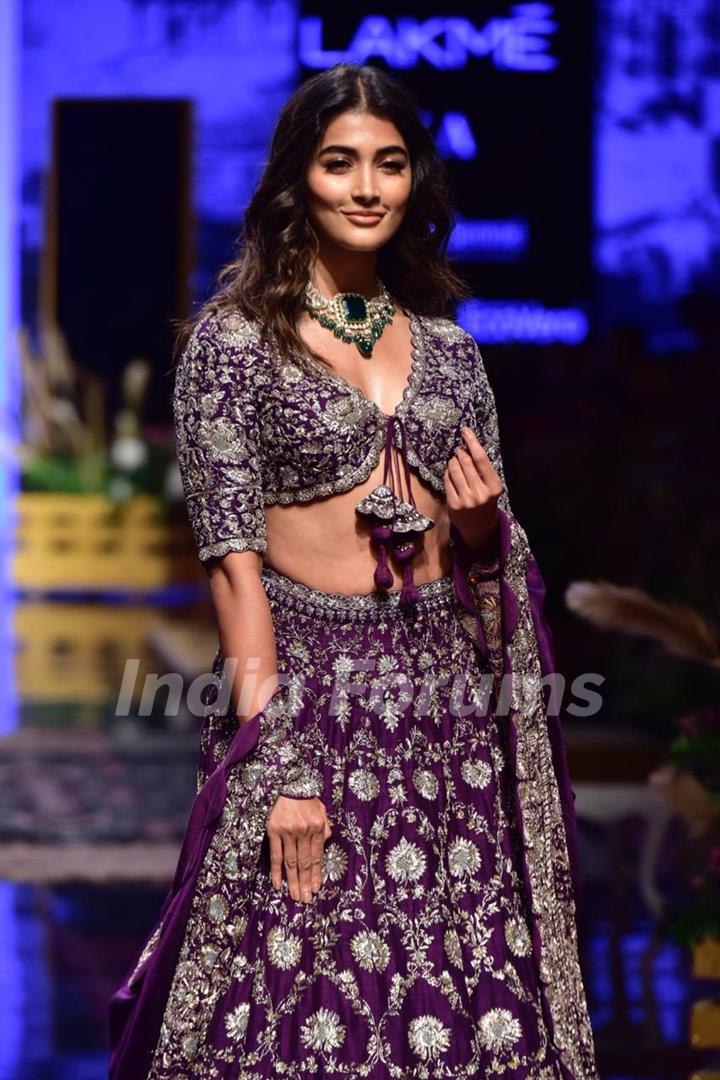 Pooja Hegde walks the ramp at Lakme Fashion Week!