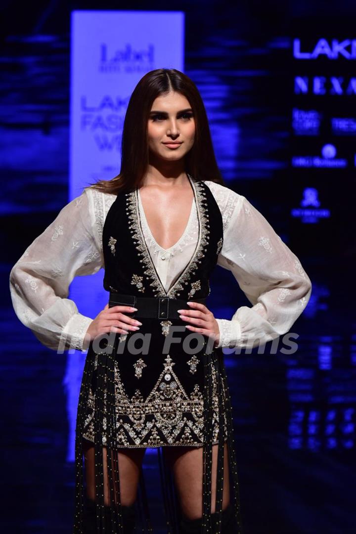 Tara Sutaria walks the ramp at Lakme Fashion Week!