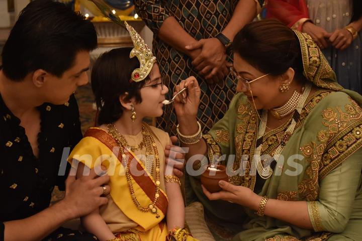 Kairav returning home and Janmashtami Celebration in Yeh Rishta Kya Kehlata Hai Pictures