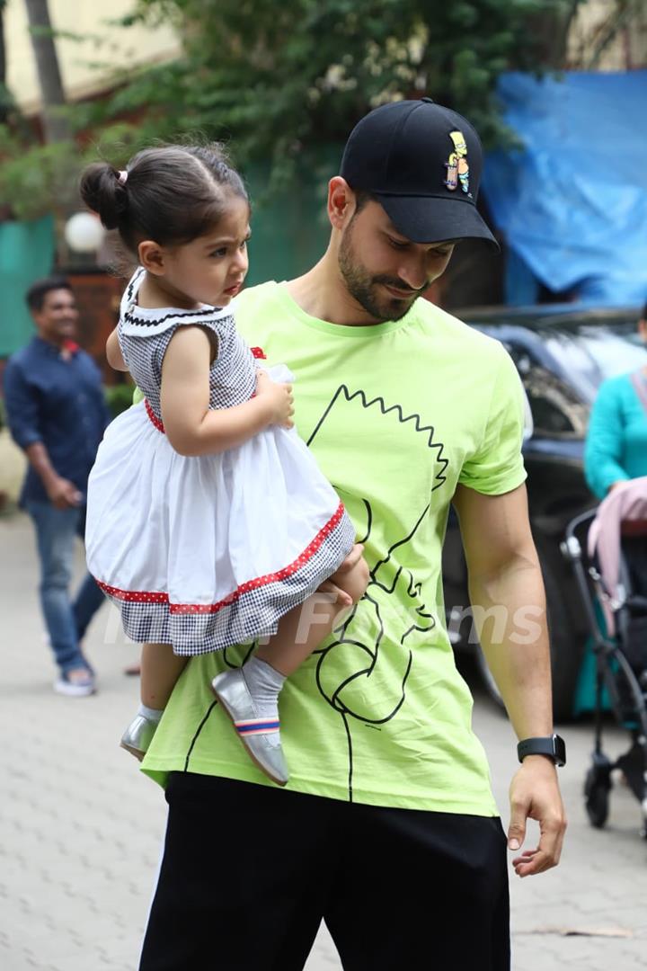 B-townies in attendance to Misha Kapoor's birthday bash! 