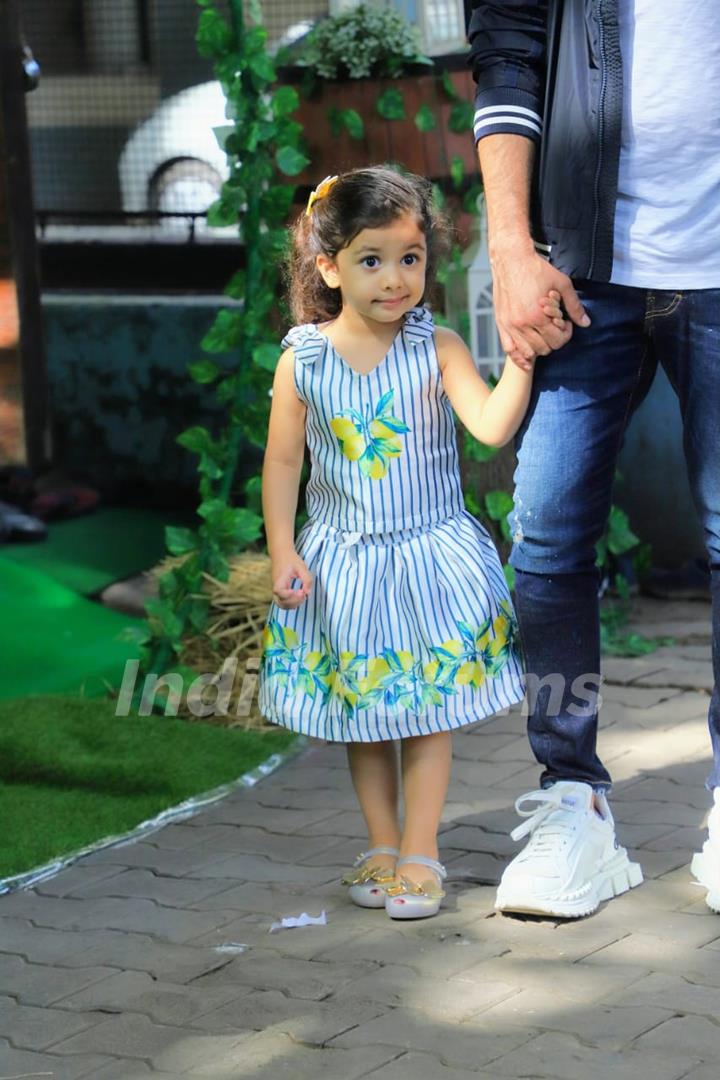 B-townies in attendance to Misha Kapoor's birthday bash! 