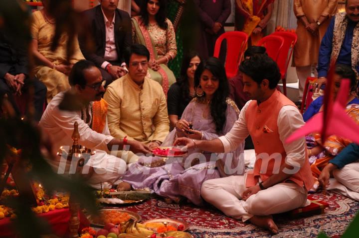 Yogi (Mudit Nayar) and Gunjan (Simran Pareenja) roka ceremony