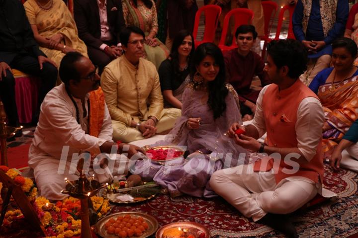 Yogi (Mudit Nayar) and Gunjan (Simran Pareenja) roka ceremony