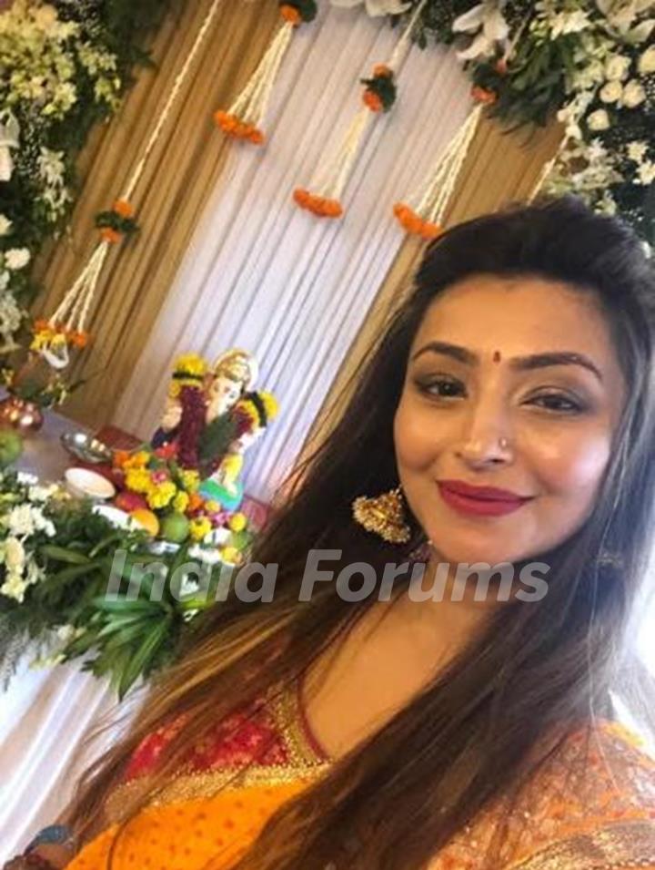 Ira Sone welcomes Ganpati at her house