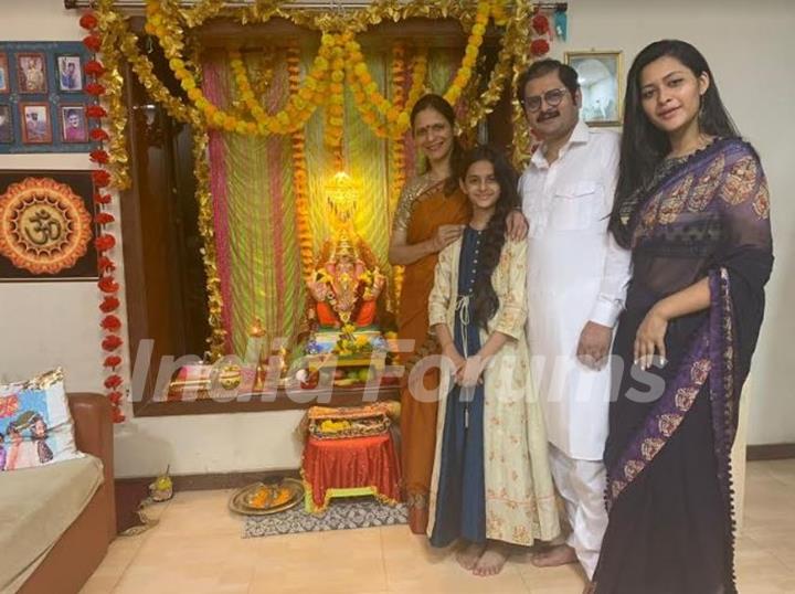 Rekha Gour- Rohitashv Gour- Giti Gour- Sanjiti Gour welcomes Ganpati at their house