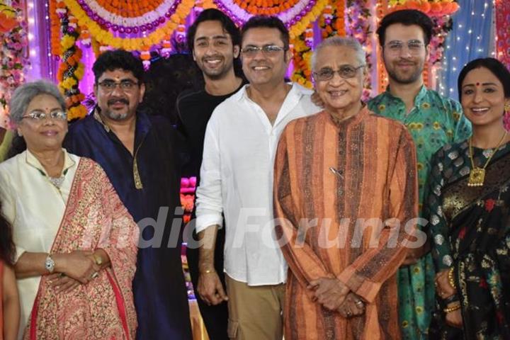 Shaheer Sheikh, Lata Sabharwal, Sanjeev Seth, Rajan Shahi, Deepa Shahi, Ritvik Arora, 