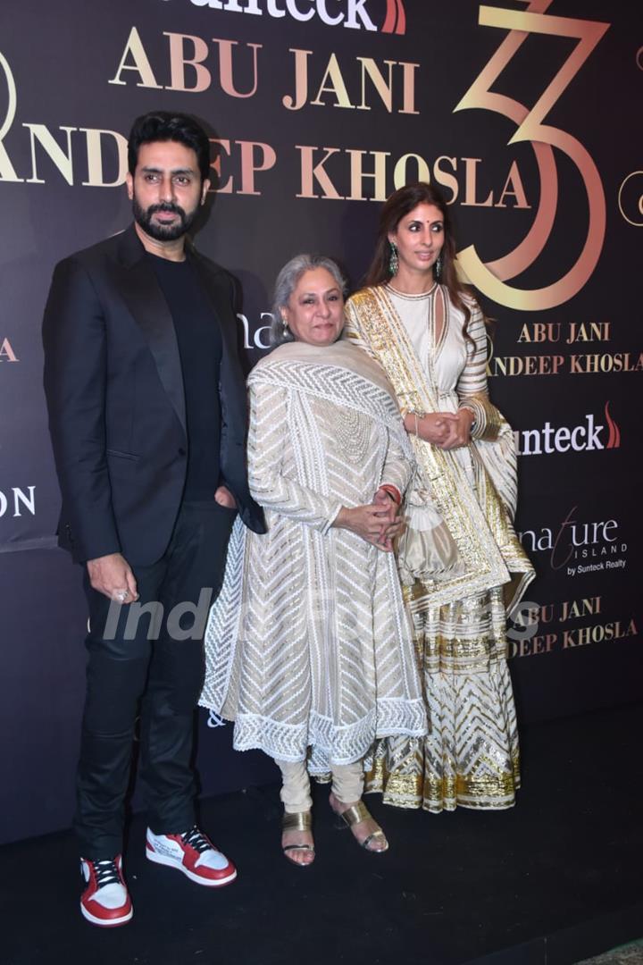 Abhishek Bachchan, Jaya Bachchan and Shweta Nanda at Abu Jani-Sandeep Khosla's 33rd anniversary show!