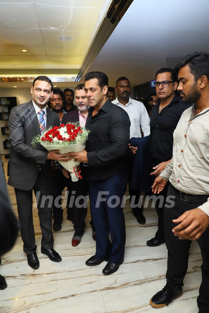 Madhuri Dixit, Salman Khan and Katrina Kaif at IIFA awards press meet!