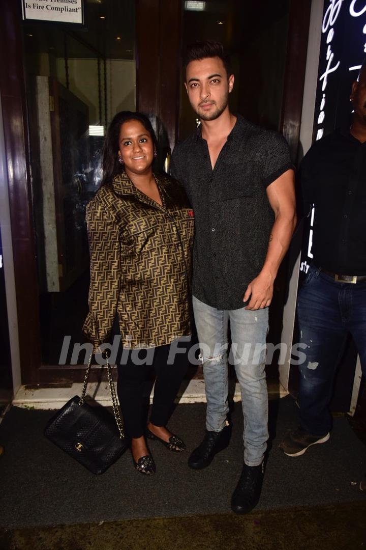 Aayush Sharma with wife Arpita Khan Sharma!