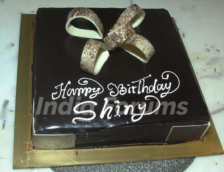Birthday Cake of Shiny doshi