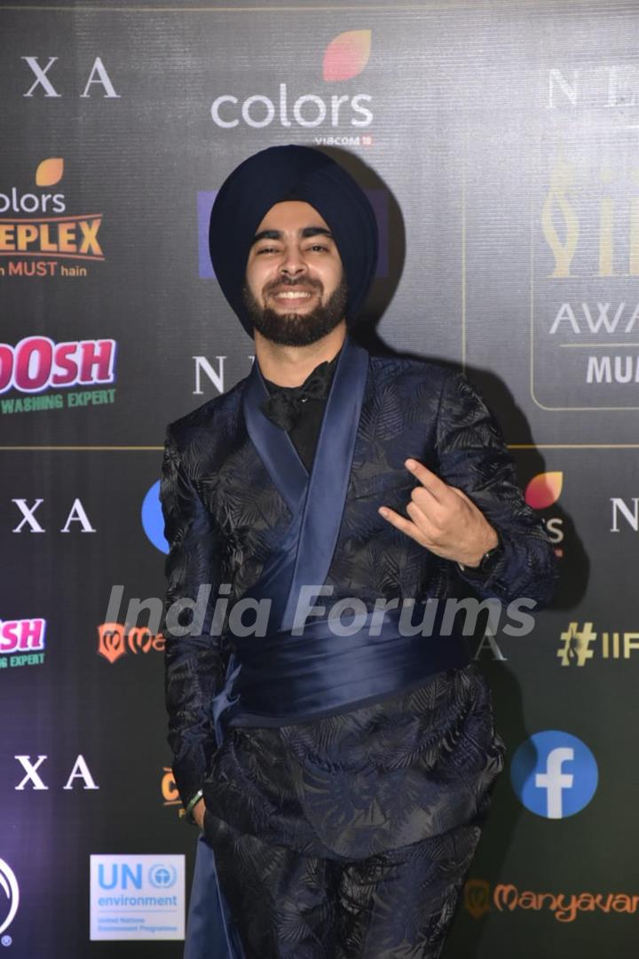 Bollywood celebrities walk the Green Carpet at IIFA awards 2019! 