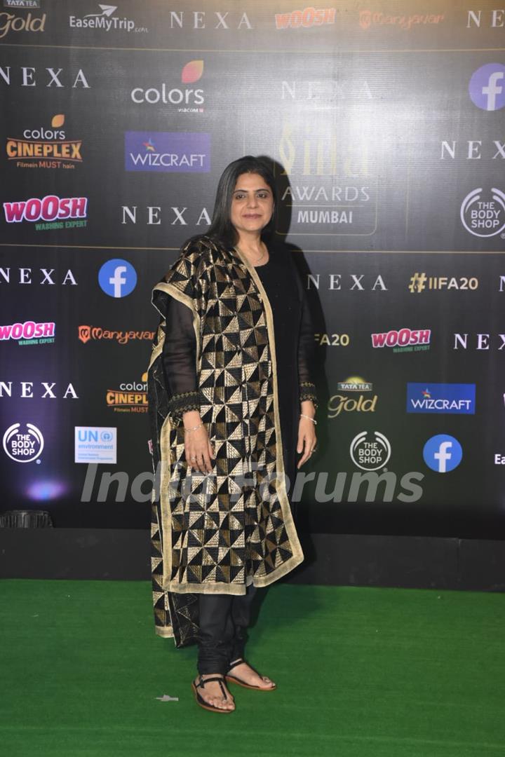 Bollywood celebrities walk the Green Carpet at IIFA awards 2019! 