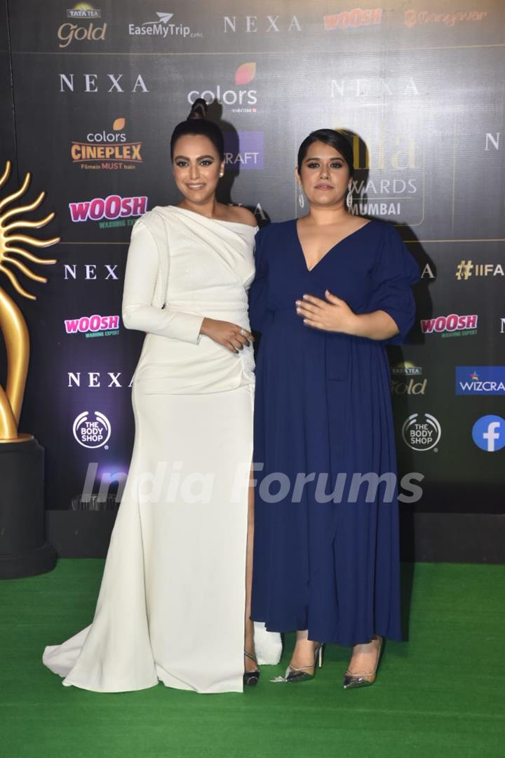 Bollywood celebrities walk the Green Carpet at IIFA awards 2019! 