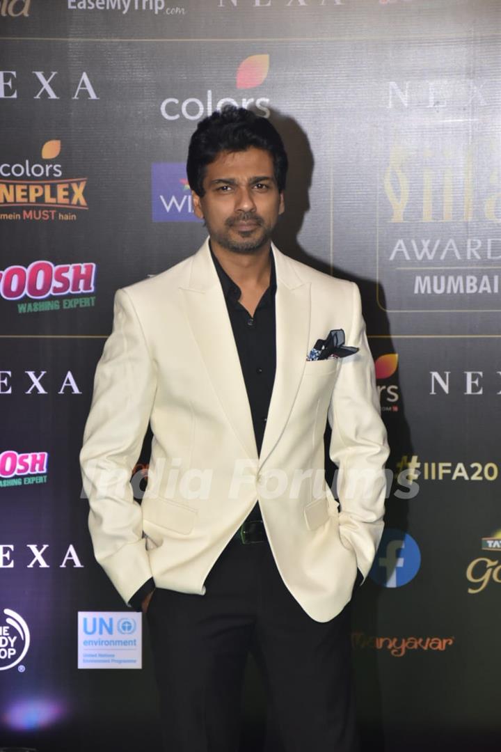 Bollywood celebrities walk the Green Carpet at IIFA awards 2019! 