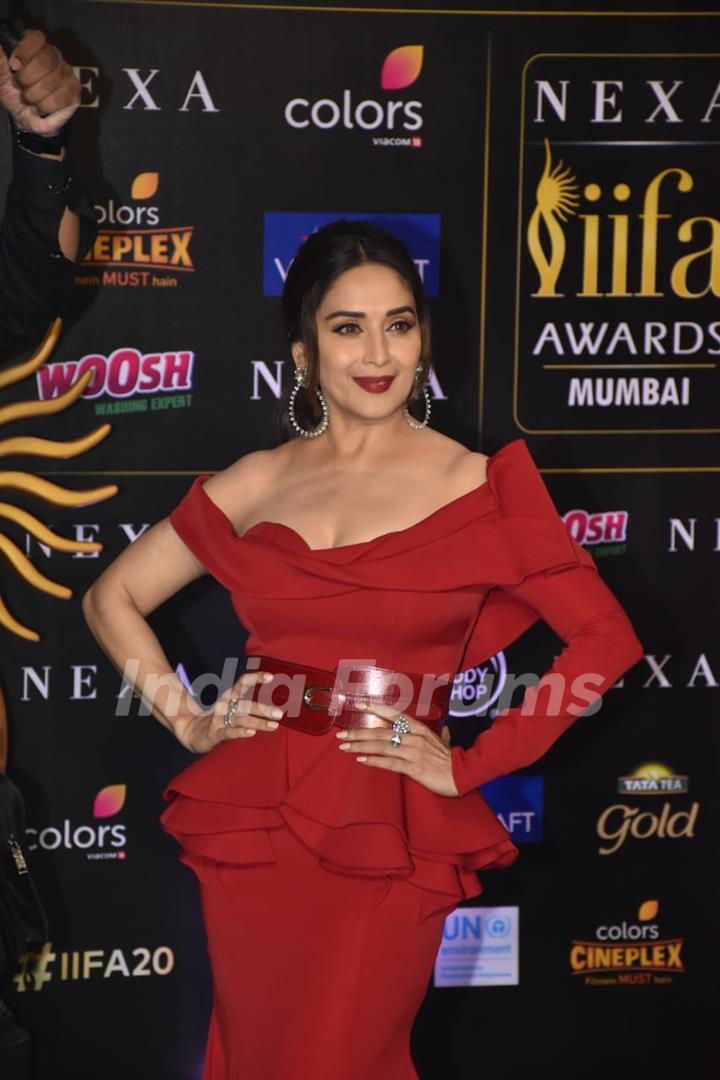 Bollywood celebrities walk the Green Carpet at IIFA awards 2019! 