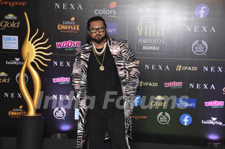 Bollywood celebrities walk the Green Carpet at IIFA awards 2019! 