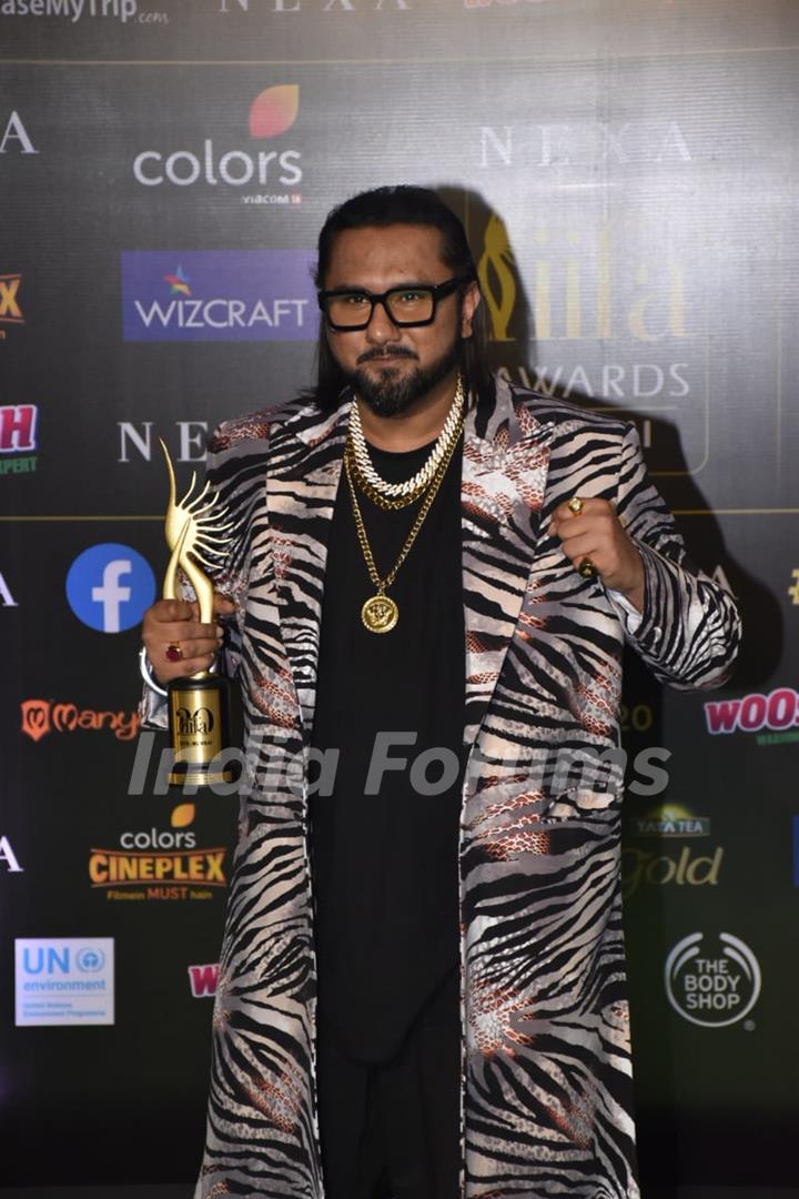 Bollywood celebrities walk the Green Carpet at IIFA awards 2019! 