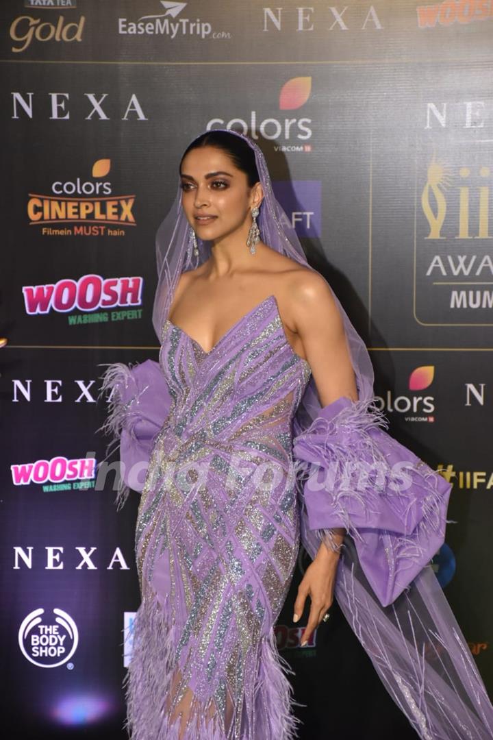 Bollywood celebrities walk the Green Carpet at IIFA awards 2019! 