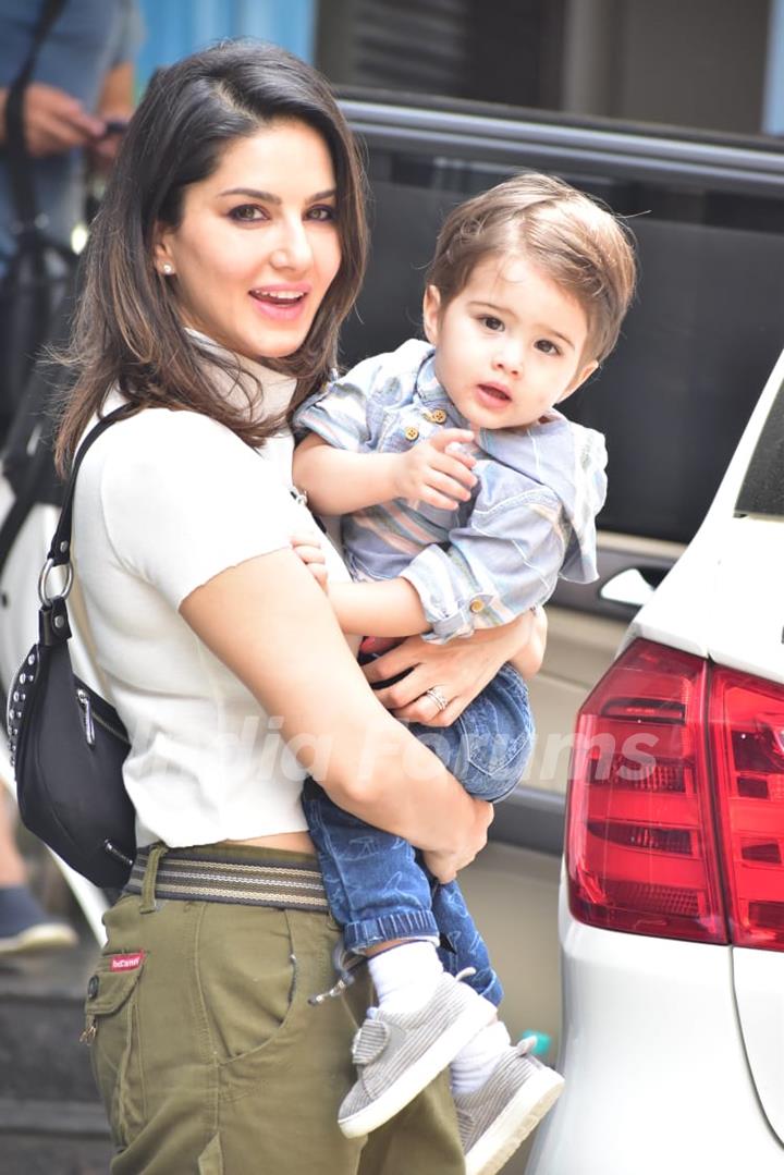 Sunny Leone poses with her son!