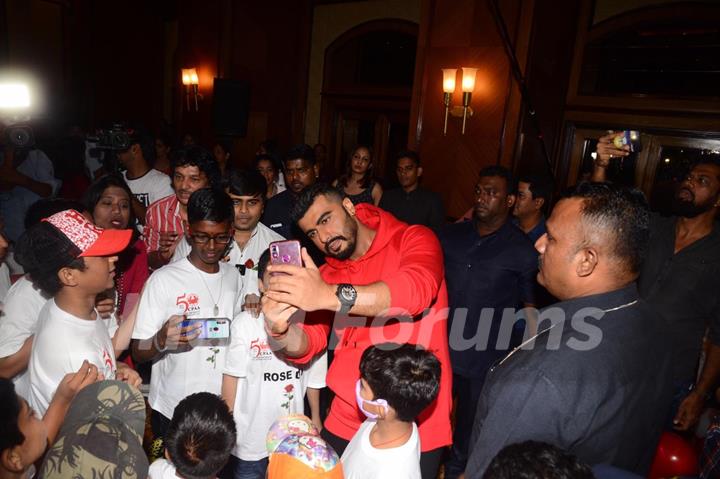 Arjun Kapoor celebrates 'National Cancer Rose Day' with Cancer Affected Children!