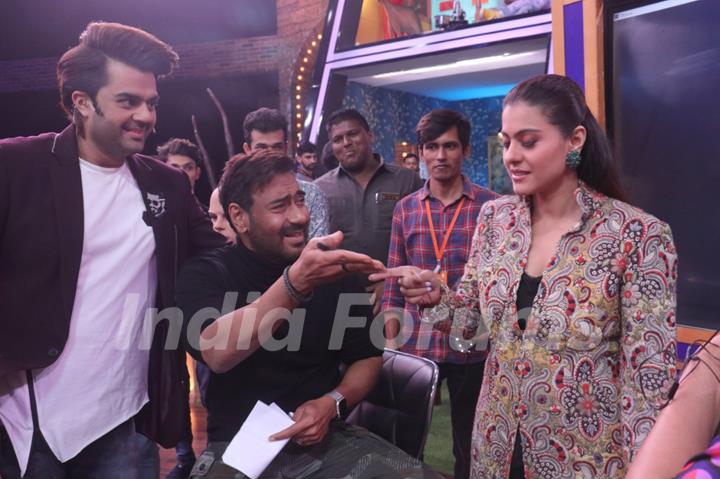 Maniesh Paul, Ajay Devgan and Kajol