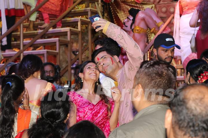 Bollywood celebrities attend the Durga Pooja! 