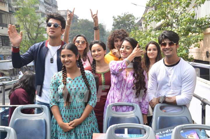 Sheezan Mohd, Meenu Panchal, Lavish Deora, Swarina, Urvashi Pardeshi, Ashwini  Koul, Khushboo Purohit, Roshni Walia