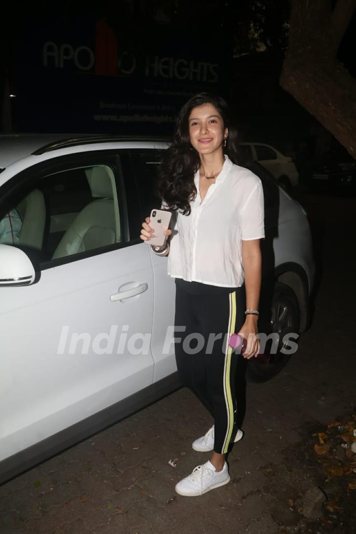 Shanaya Kapoor Sonali around the town! 