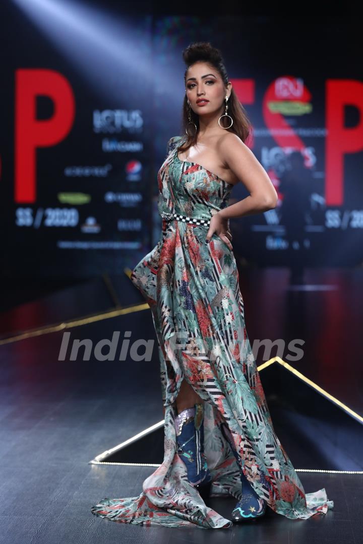 Bollywood Celebrities walk the ramp at Lotus Makeup India Fashion Week!
