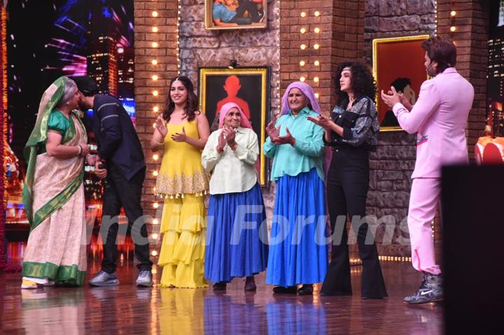 Taapsee Pannu and Bhumi Pednekar promote Saand Ki Aankh on Movie Masti With Manish Paul!