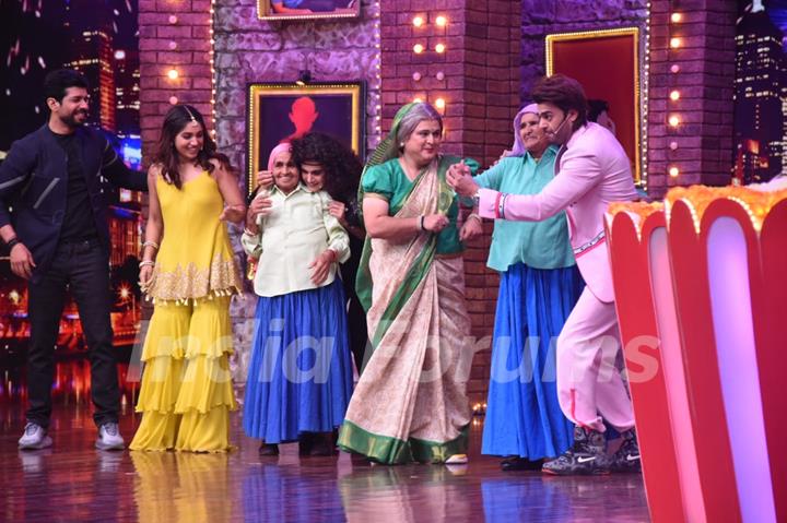 Taapsee Pannu and Bhumi Pednekar promote Saand Ki Aankh on Movie Masti With Manish Paul!