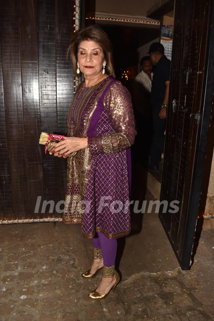 Bollywood celebrities celebrate Karva Chauth at Anil Kapoor house!