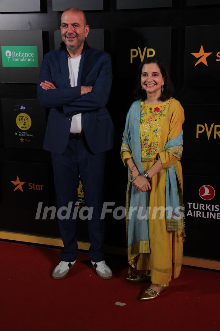 Bollywood celebrities walk the Red Carpet at Jio MAMI 2019! 