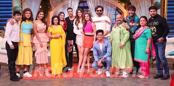 Pooja Hegde, Kriti Sanon, Kriti Kharbanda, Riteish Deshmukh, Akshay Kumar, Bobby Deol, Kapil Sharma, Bharti Singh, Archana Puran Singh, Chunky Pandey, Krushna Abhishek, Chandan Prabhakar, Kiku Sharda and Sumona Chakravarti