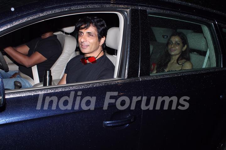 Bollywood celebrities at Farah Khan's house party!