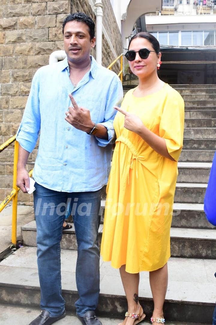 Lara Dutta casts her vote