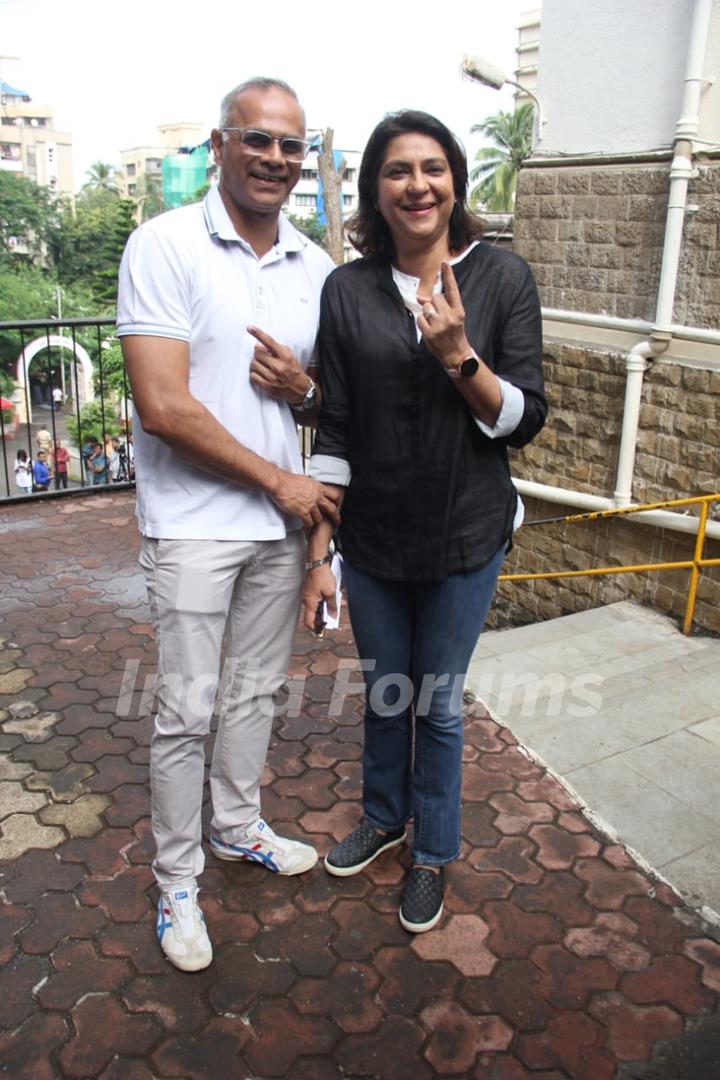 Aamir-Kiran, Riteish-Genelia, Madhuri-Lara-Kunal Khemu Cast their Precious vote!