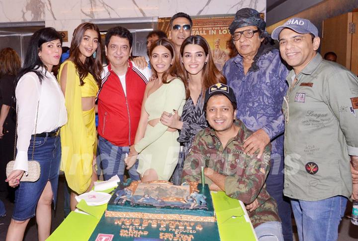 Wardha Nadiadwala, Pooja Hegde, Sajid Nadiadwala, Kriti Kharbanda, Akshay Kumar, Kriti Sanon, Riteish Deshmukh, Ranjeet and Farhad Samji snapped at Housefull 4's special screening