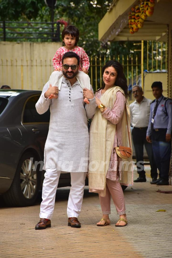 Kareena Kapoor and Saif Ali Khan celebrate Diwali!