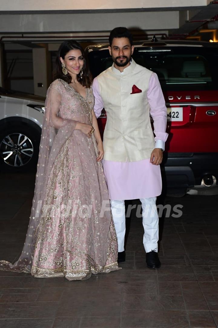 Kareena Kapoor and Saif Ali Khan celebrate Diwali!