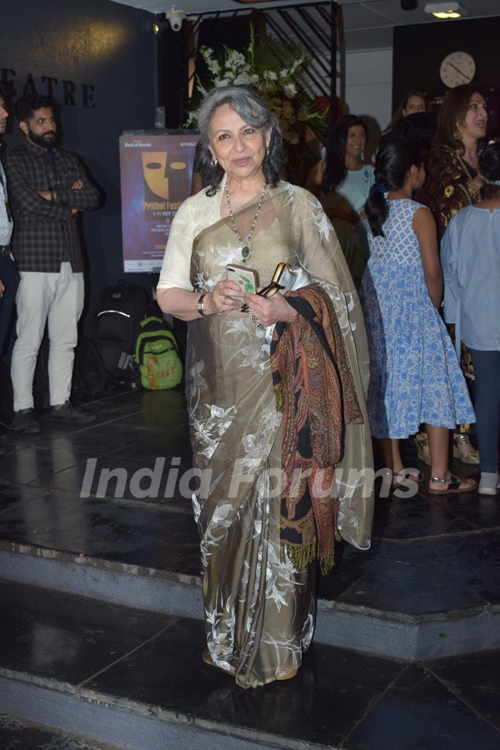 Bollywood celebs spotted at the opening of Prithvi Theatre Festival!