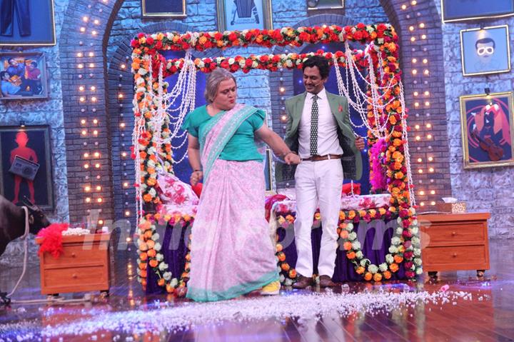 Ali Asgar and Nawazuddin Siddiqui on the sets of Movie Masti with Maniesh Paul