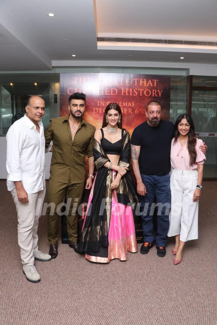 Ashutosh Gowariker, Arjun Kapoor, Kriti Sanon, Sanjay Dutt and Sunita Gowariker attend Panipat's trailer launch!